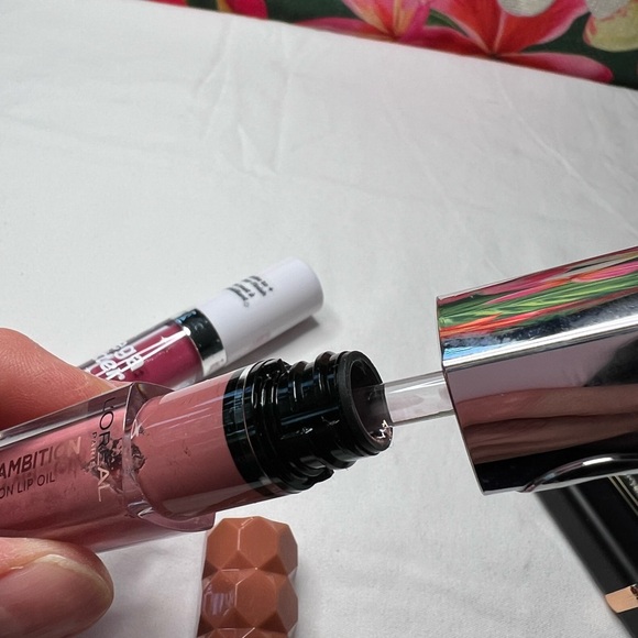 Assorted Lipstick Collection - Picture 9 of 11